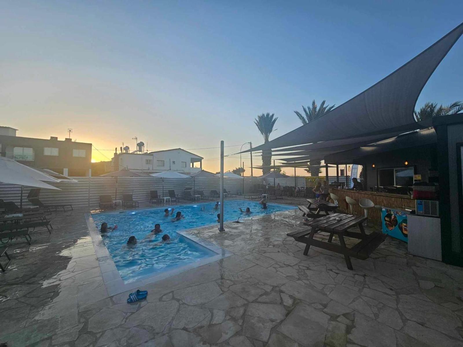 קאטו פירגוס Twins Apartments מראה חיצוני תמונה